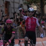 Ciclismo, Giro d’Italia: Thomas vince in volata la quinta tappa