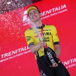 Ciclismo, Giro d’Italia: Kooij si prende la nona tappa a Napoli