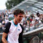 Roland Garros: impresa Gigante, battuto Tsitsipas, ok Musetti e Paolini