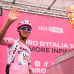 Giro d’Italia, tappa 12: sprint vincente di Olav Kooij a Viadana, Del Toro resta in rosa