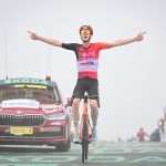 Tour de France, 14^ tappa: esulta Arensman, Pogacar sempre in giallo