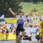 Tour de France, 15^ tappa: vince Evenepoel, ritiro per Vingegaard