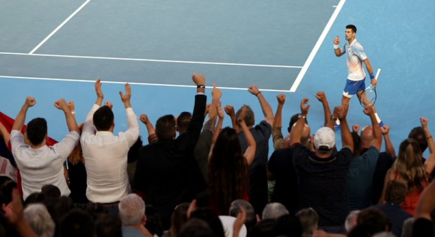 Australian open: Tsitsipas-Djokovic la finale maschile