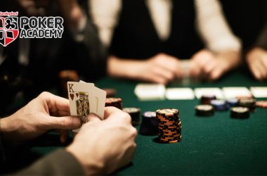 Come-prendere-una-buona-nota-Scuola-di-Poker-Stanleybet-Poker-Academy_2