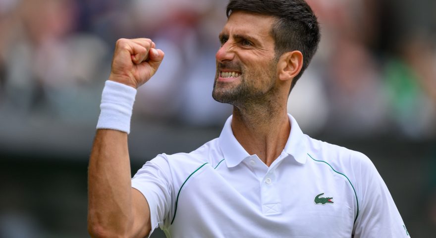 Wimbledon: Djokovic batte Sinner al quinto set