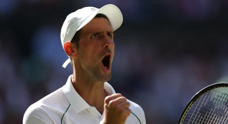 Djokovic in finale a Wimbledon