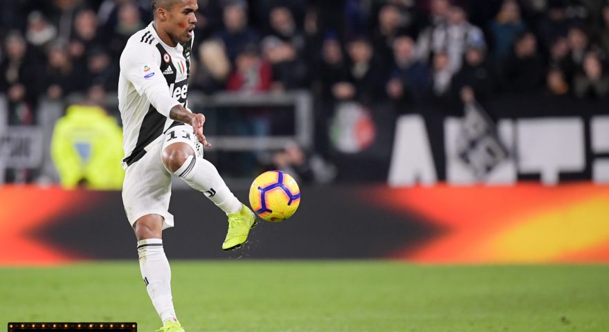 TURIN, ITALY - NOVEMBER 24:  Juventus player Douglas Costa during the Serie A match between Juventus and SPAL on November 25, 2018 in Turin, Italy.  (Photo by Daniele Badolato - Juventus FC/Juventus FC via Getty Images)