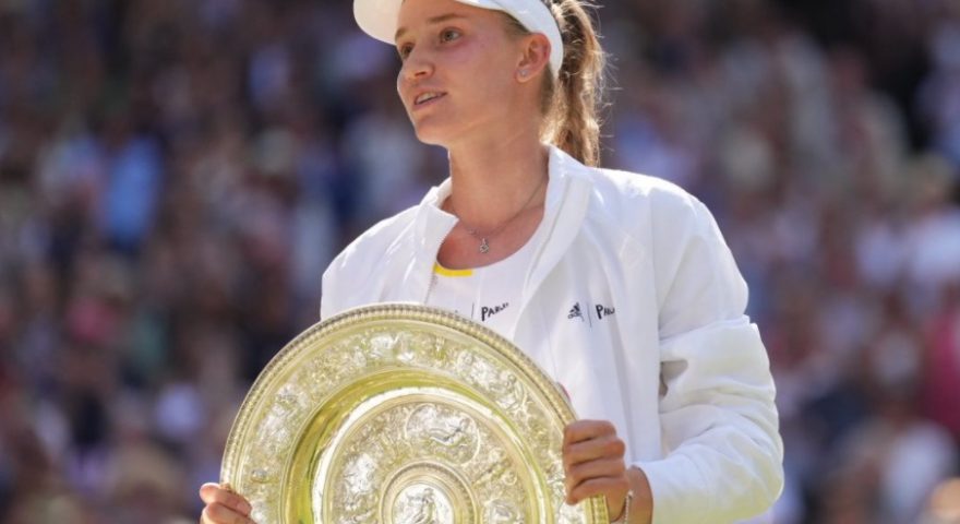 Wimbledon: vince la Rybakina