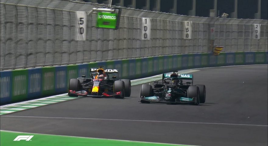 formula 1: Hamilton vince il folle gran premio dell'arabia saudita e raggiunge verstappen in vetta