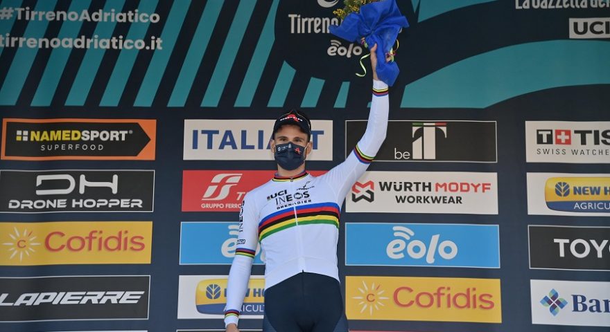 nella prima tappa della tirreno-adriatico di ciclismo trionfa ganna