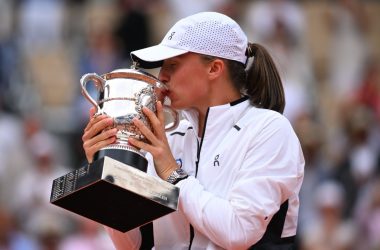 Roland Garros: Iga Swiatek batte Karolina Muchova in tre set