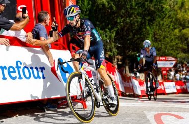 Vuelta, ottava tappa: trionfa Primoz Roglic